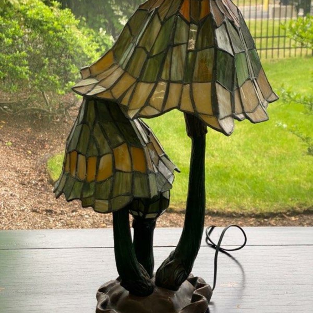 Tiffany Style  Multicolor Table Lamp - Picture 4 of 5